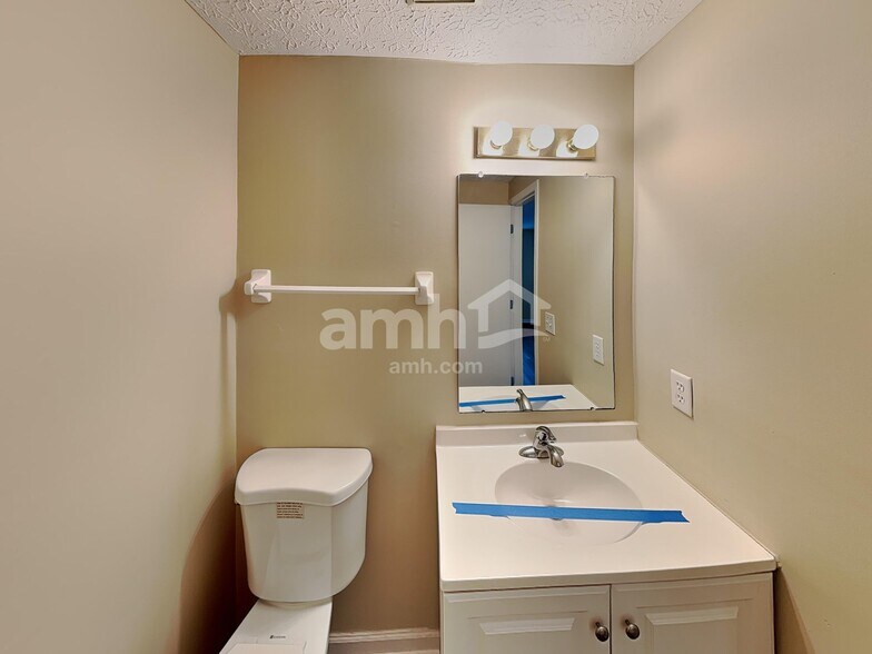 Building Photo - 6693 Jennyann Way