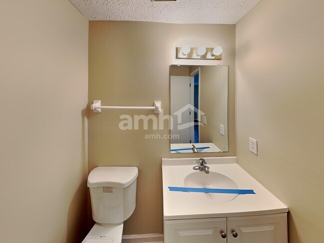 Building Photo - 6693 Jennyann Way