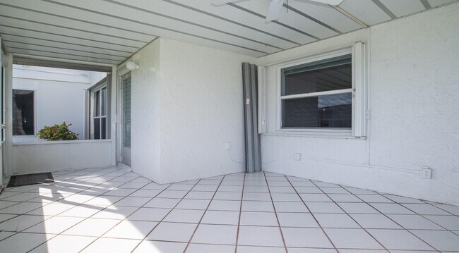 Building Photo - 2830 SW 13th St