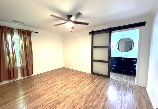 Building Photo - 1602 Bubbling Brook Dr