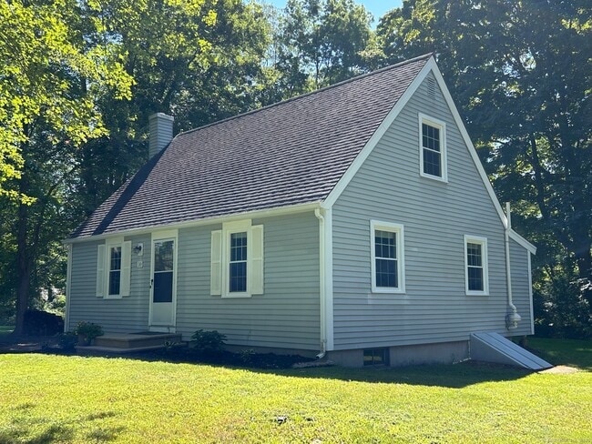Building Photo - 10 Falls River Cir