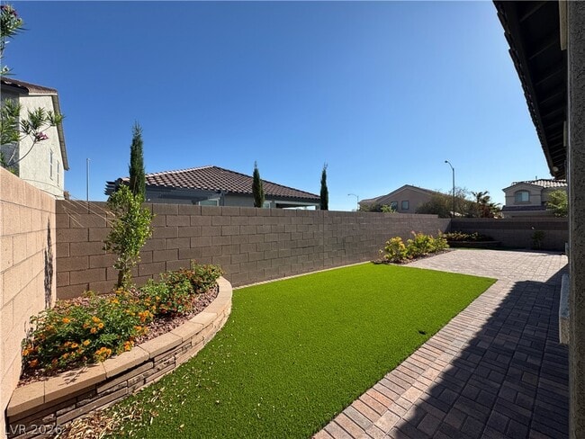 Building Photo - 7490 Lush Oasis Ave.