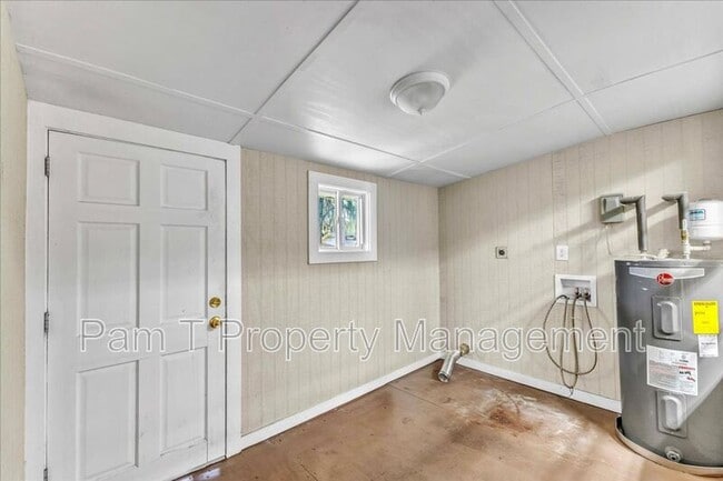 Building Photo - 2019 E 59th St