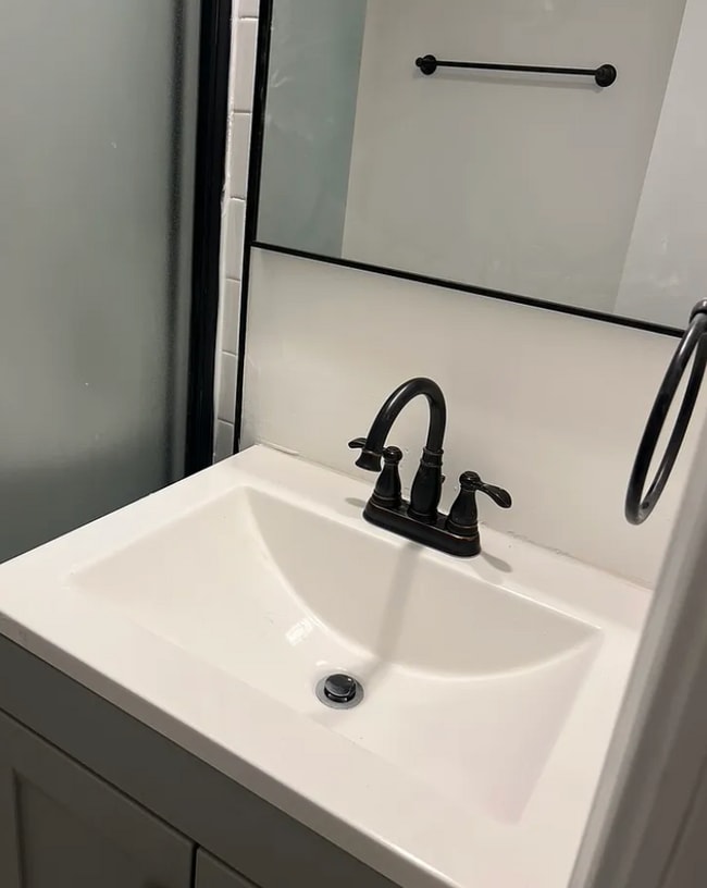 Building Photo - 2001 Hogback Rd