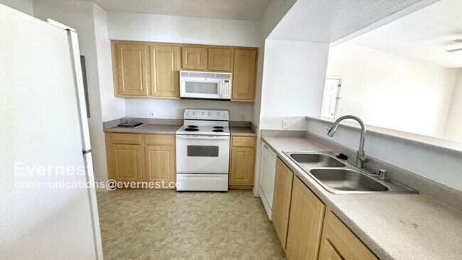 Building Photo - 6955 N Durango Dr
