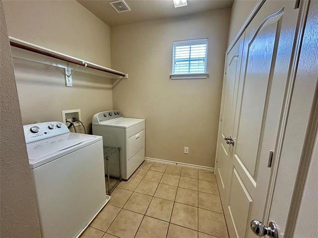 Building Photo - 15826 Quorum Dr