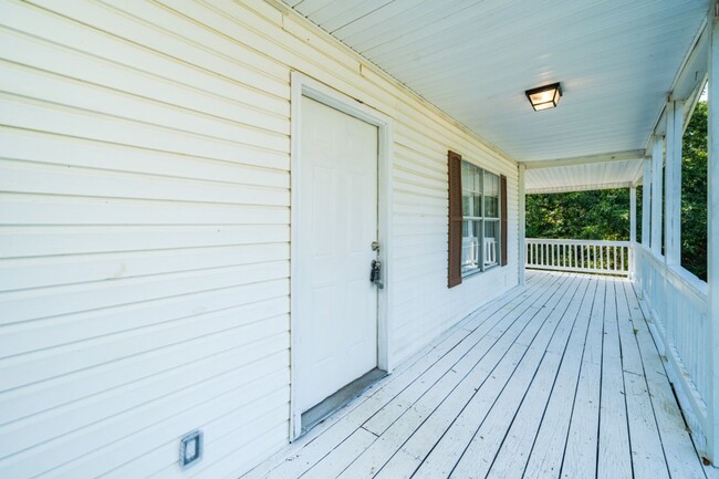Building Photo - AVAILABLE NOW! Home for rent in Leeds AL! Close to shopping and food!