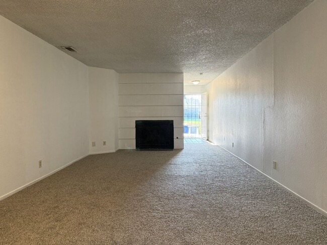 Building Photo - 1445/1447 Madison Ct.