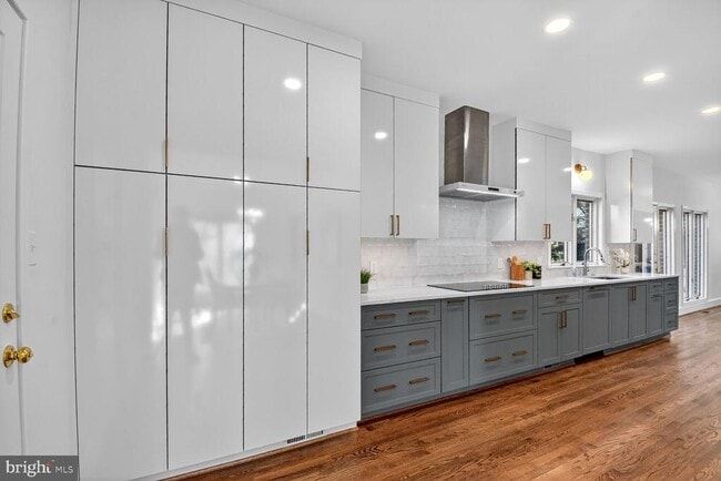 Building Photo - 3227 Ellicott St NW