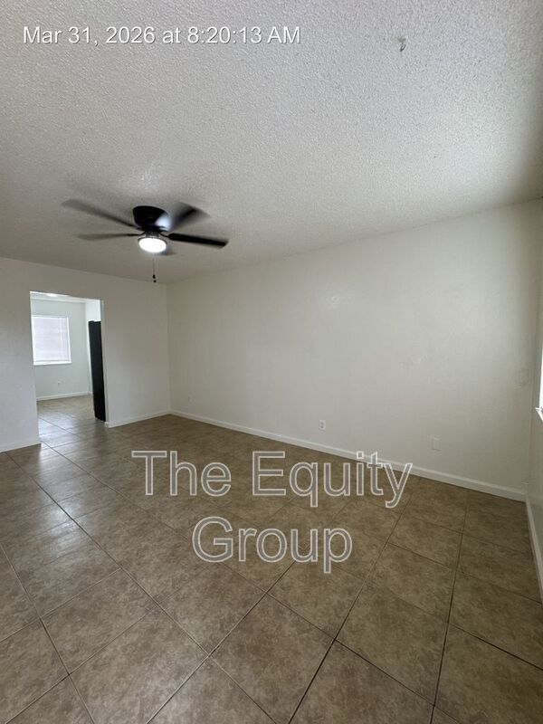 Building Photo - 527 S Garden St