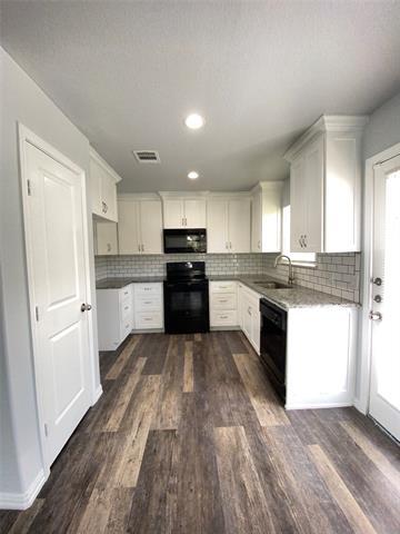 Building Photo - 924 E Annie St