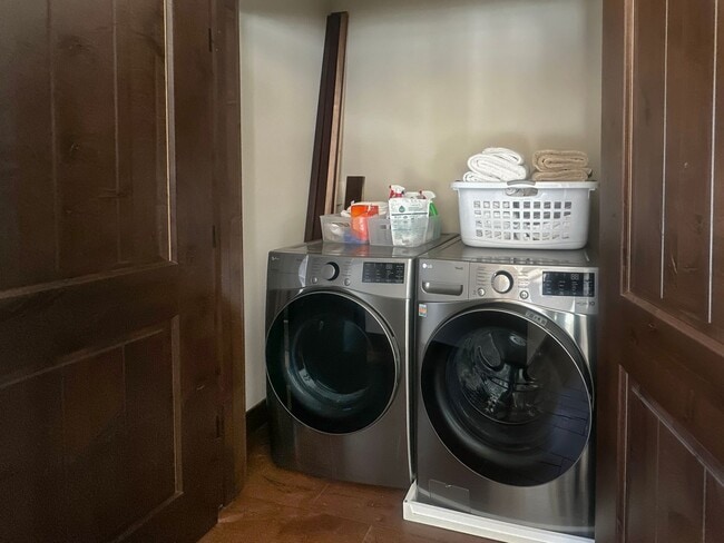 Building Photo - 3 Bed, brand new home with views of Quanda...