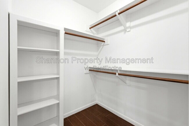 Building Photo - 6307 Jadecrest Dr