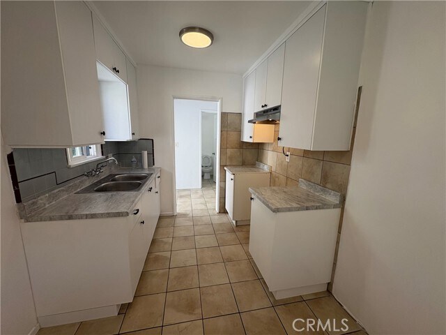 Building Photo - 4034 W 130th St