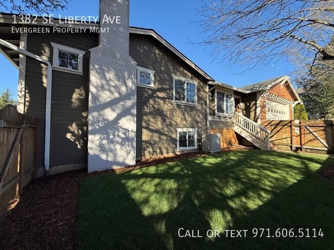 Building Photo - 1382 SE Liberty Ave