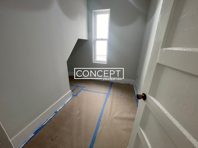 Building Photo - 54 Lawn St