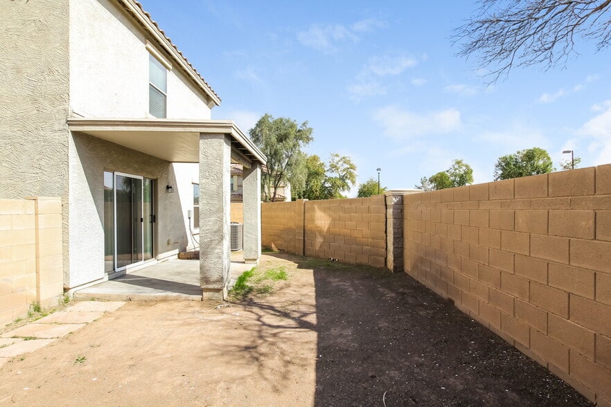 Building Photo - 9602 N 82nd Glen