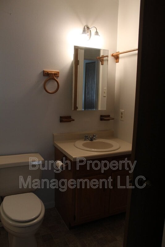 Building Photo - 501 Tyler Dr