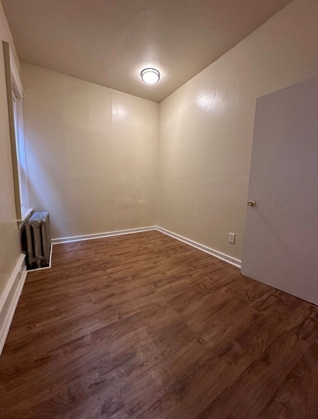 Building Photo - 1330 W Hunting Park Ave