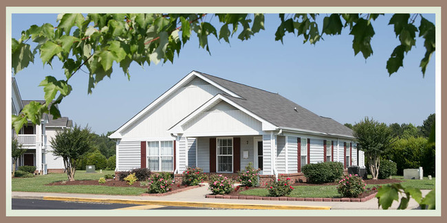 Primary Photo - Summer Place Apartments