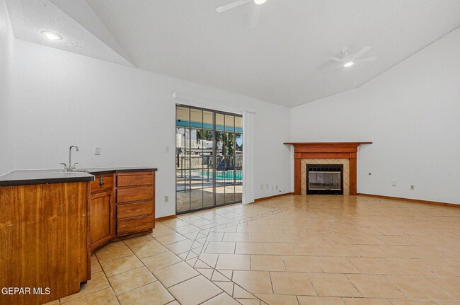 Building Photo - 2356 Juliette Low Dr