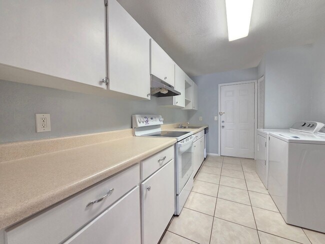 Building Photo - 605 Northlake Blvd