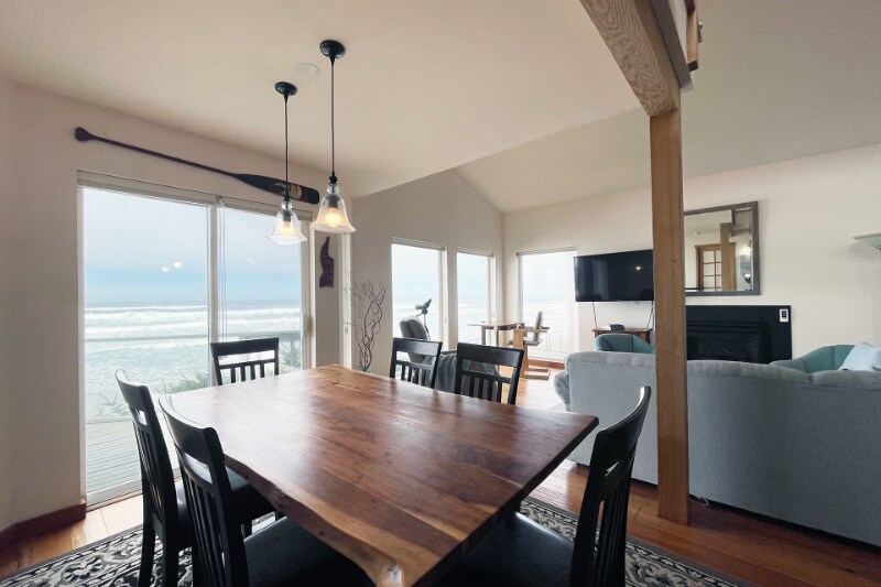 Building Photo - 6437 NW Finisterre Ave