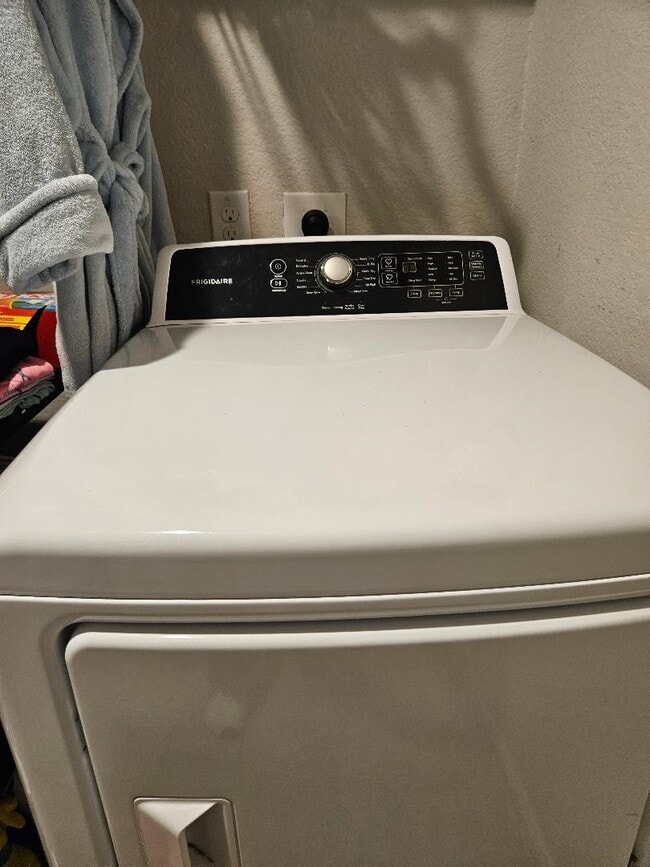 Building Photo - 9506 Green Maple Ct