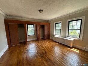 Building Photo - 304 Edgewood St