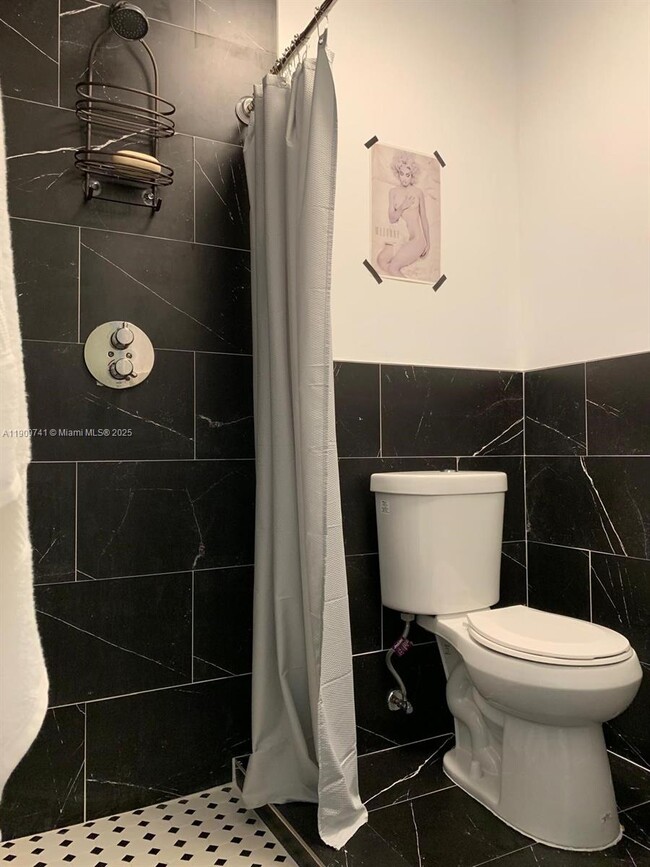 Building Photo - 1860 SW 17th Terrace