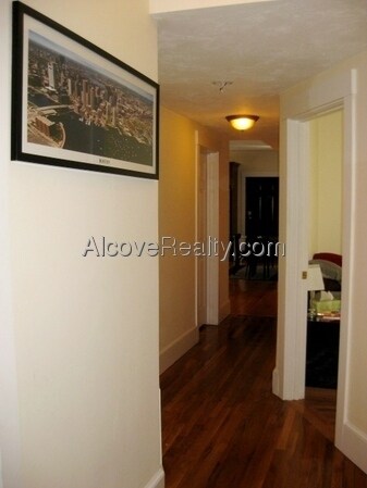 Building Photo - 364 Highland Ave