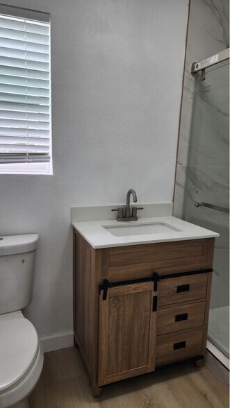 Building Photo - 10920 Lillian Ln