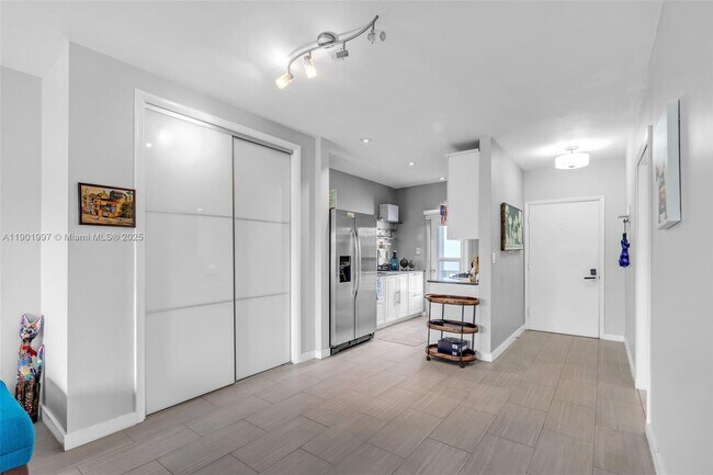 Building Photo - 13105 Ixora Ct