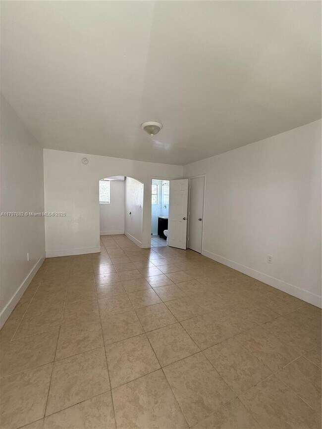 Building Photo - 5305 Biscayne Blvd