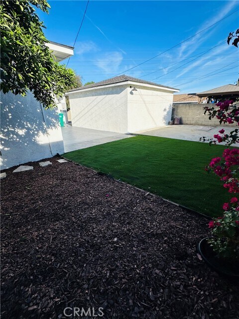 Building Photo - 3634 Caspian Ave