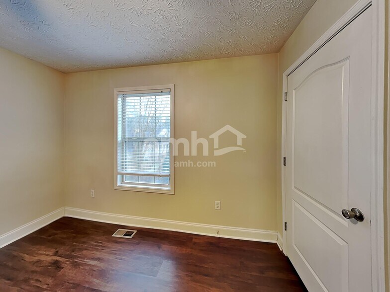 Building Photo - 3892 Refinement Way