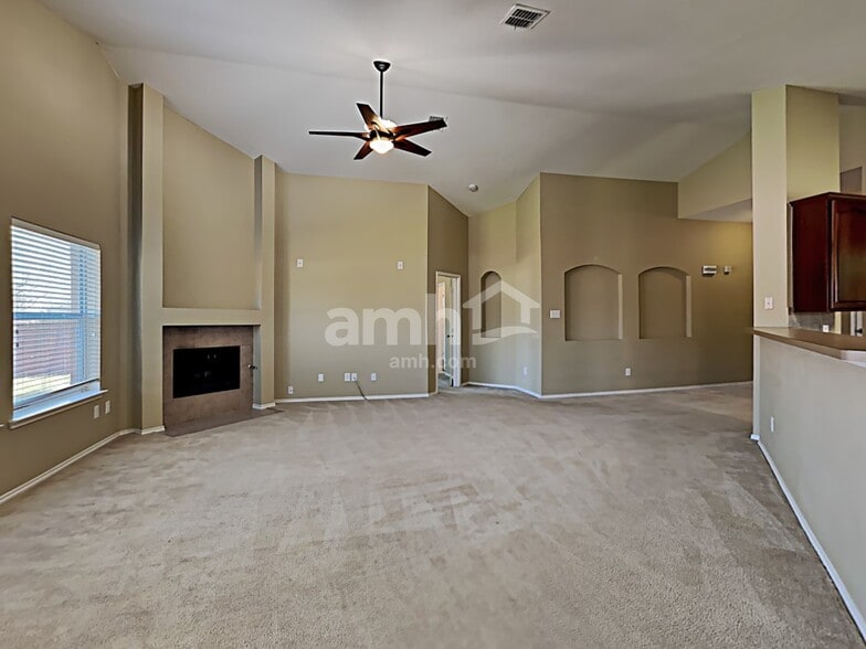 Building Photo - 1415 Spinnaker Way