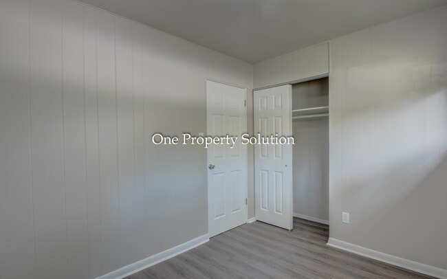 Building Photo - 2612 Marshalltown Dr
