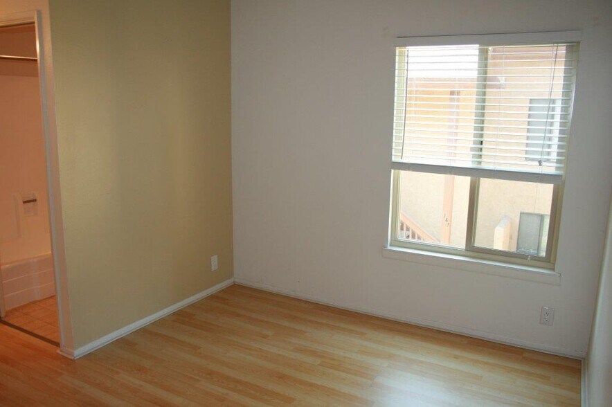 Building Photo - 169 Lemon Grv