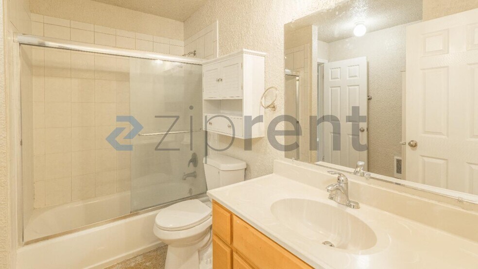 Building Photo - Unit 27