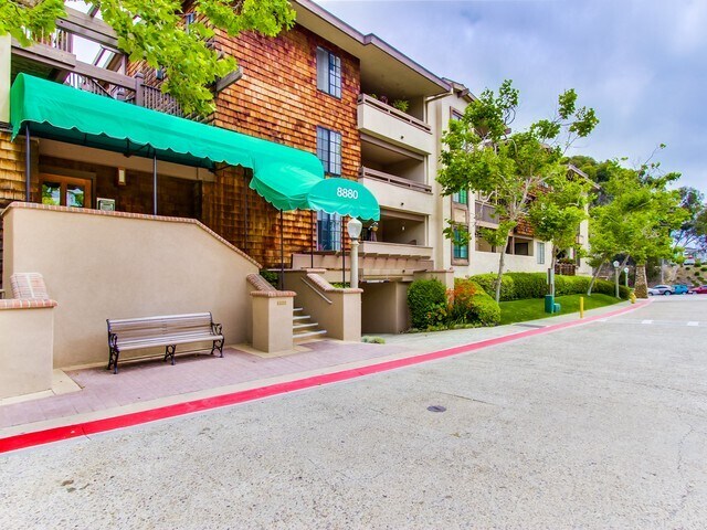Building Photo - 8860 Villa La Jolla Dr