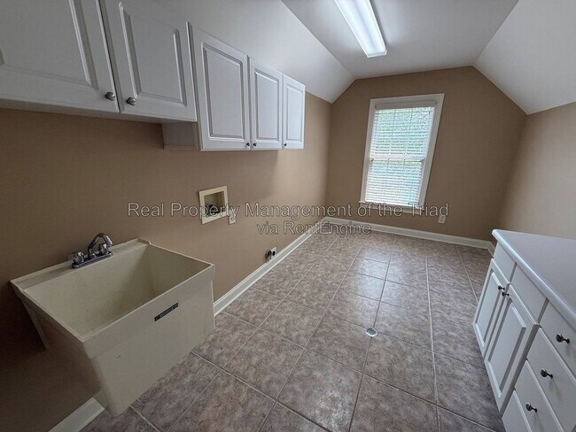 Building Photo - 1016 Longhorn Ct