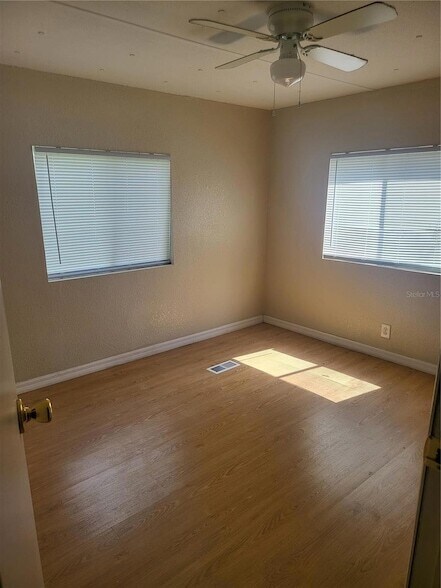 Building Photo - 1634 Dolphin Dr