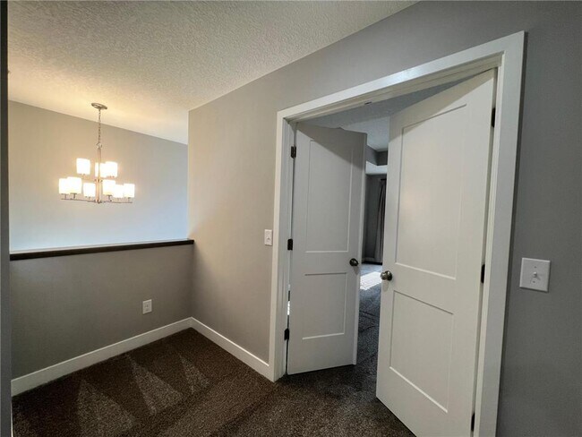 Building Photo - 7262 Alvarado Ln N
