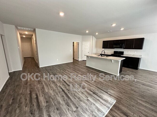 Building Photo - 618 NW 119th St