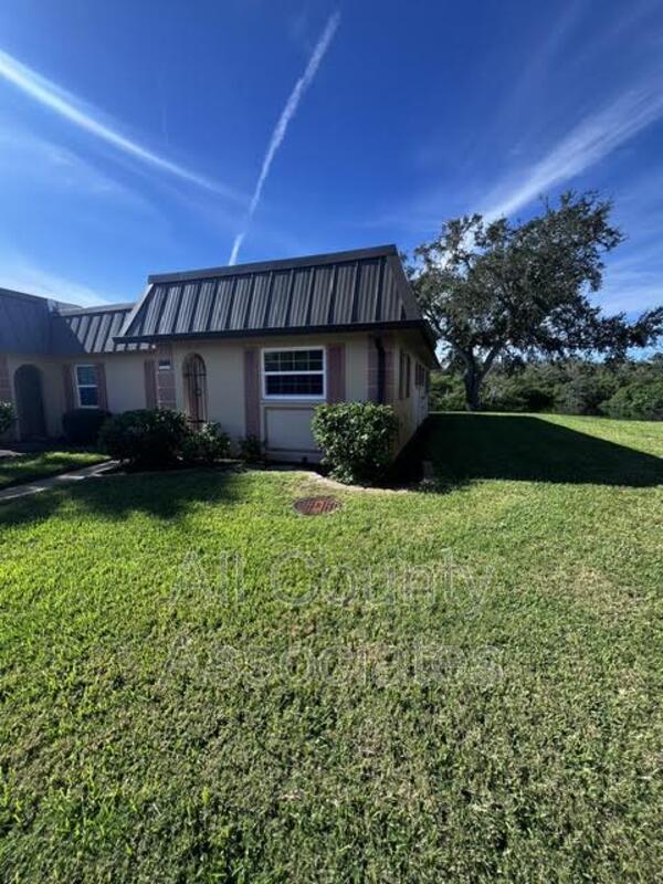 Building Photo - 4122 Hampton Dr