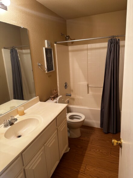 Building Photo - 2121 Turtle Cove Dr