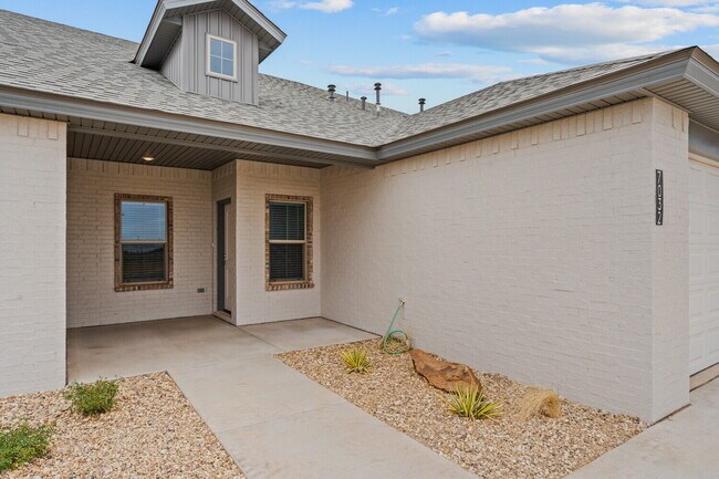 Building Photo - Brand new townhomes in Frenship East!