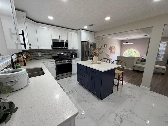 Building Photo - 934 Bay Ridge Dr