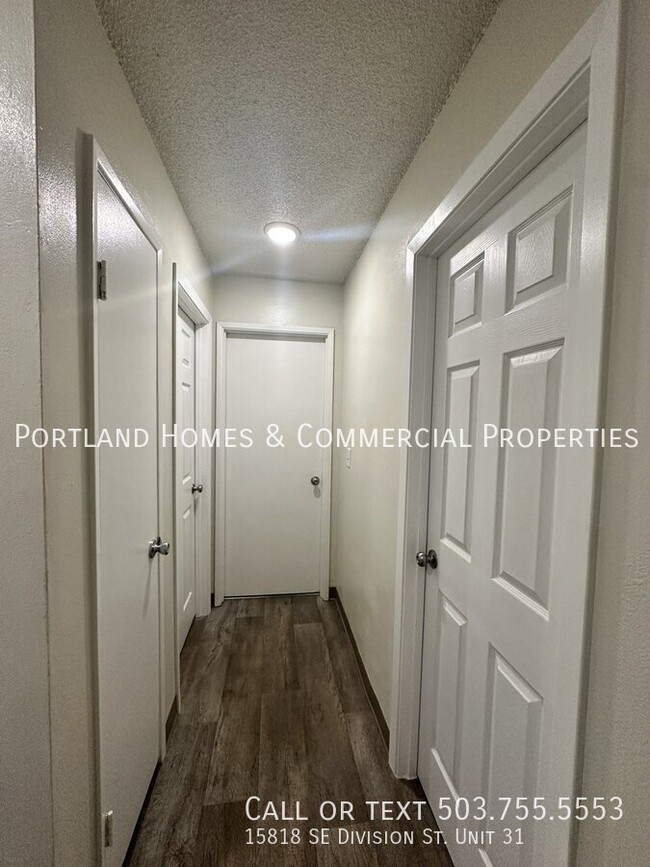 Building Photo - 2 - Bedroom Apartment, Down Stairs, Near T...